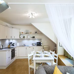 Modern Charvátova , Praga República Checa